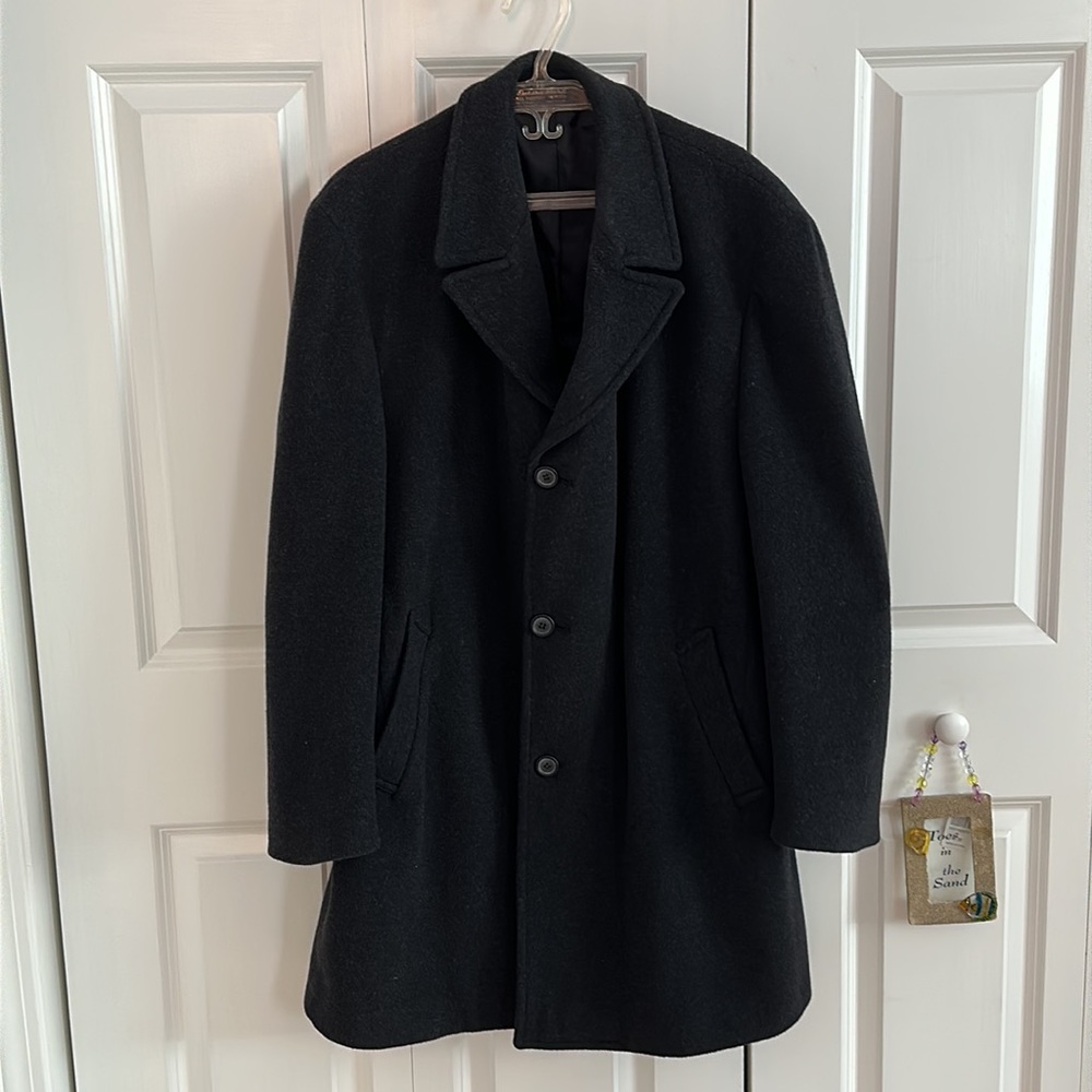 Black men’s wool pea coat